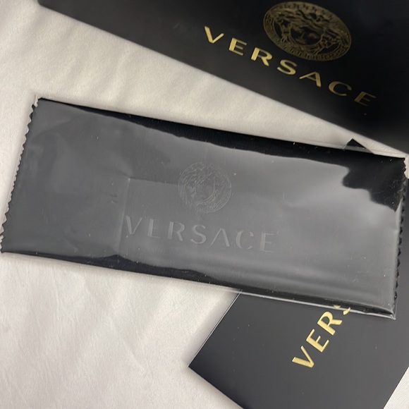 Versace sunglasses - Picture 4 of 4